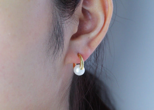 Essential Hoop Pearl Earrings