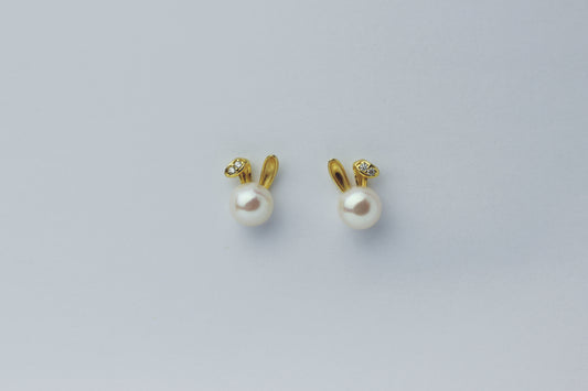 Bunny Ear Pearl Earring